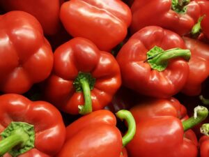 bell peppers, red bell peppers, green bell peppers-1386467.jpg