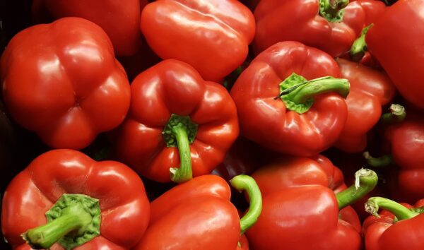 bell peppers, red bell peppers, green bell peppers-1386467.jpg