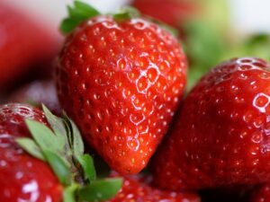 strawberries, fruit, food-4330211.jpg