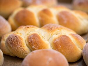 bread, bake, flour-4046506.jpg